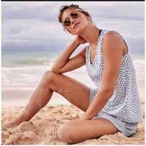 Athleta breezy muscle tank chevron women’s size S